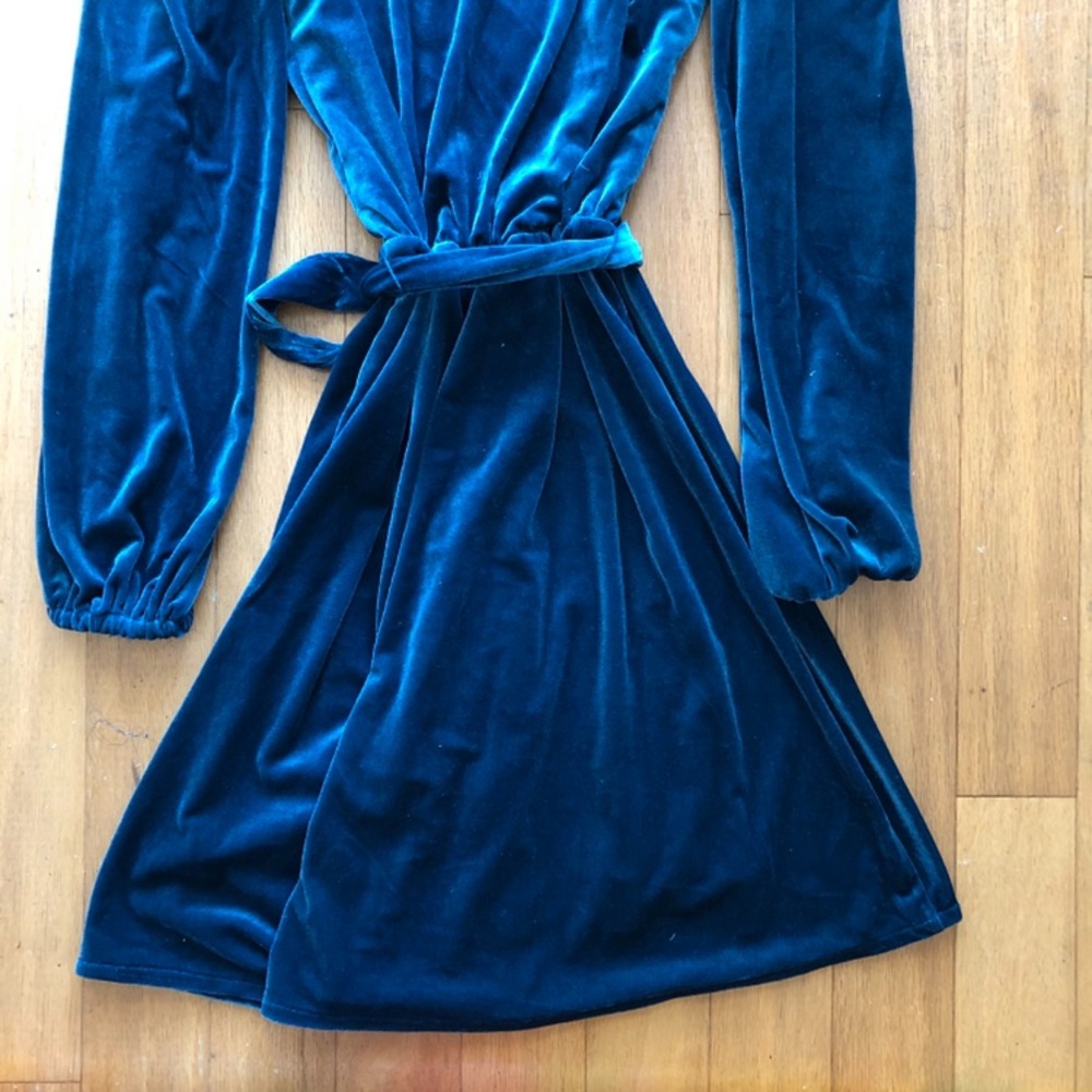 NWT Bebe velvet wrap dress - Picture 10 of 11
